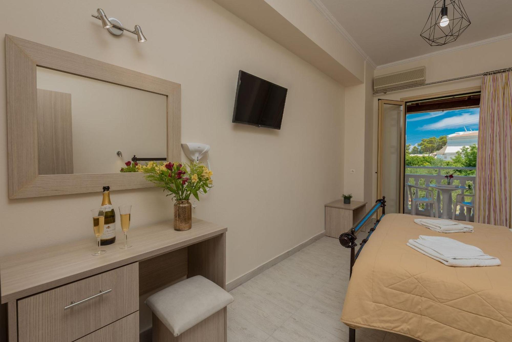 Costas Studios Argassi Chambre photo